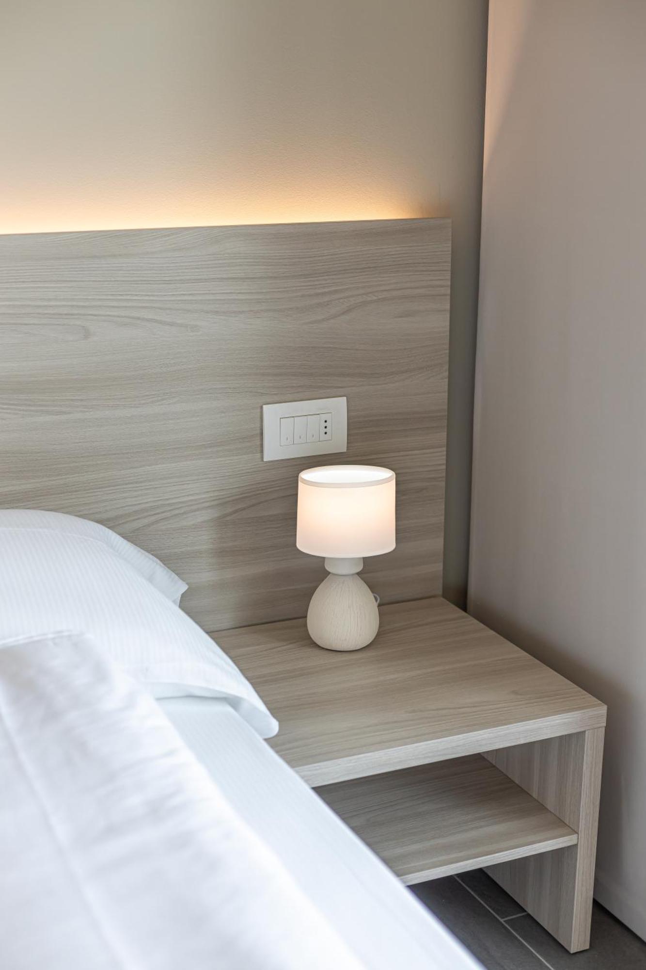 Virtual Aparthotel Opera Bagian luar foto